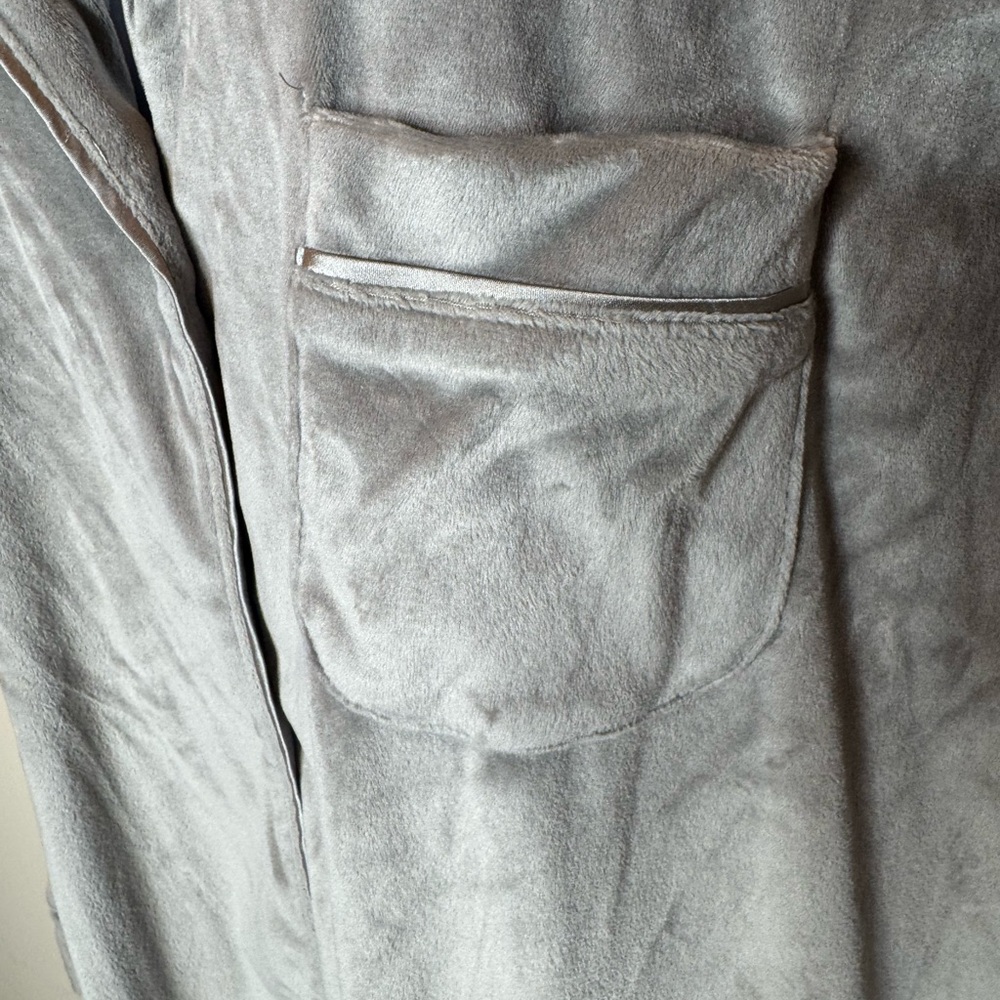 SKIMS Gray Velvet Pajama Set - Picture 3 of 8